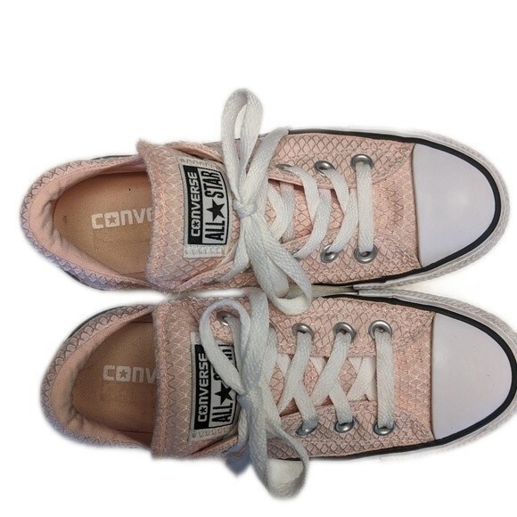 Converse All Stars low top blush pink sneakers - padded upper - women's size 5 - Picture 2 of 7